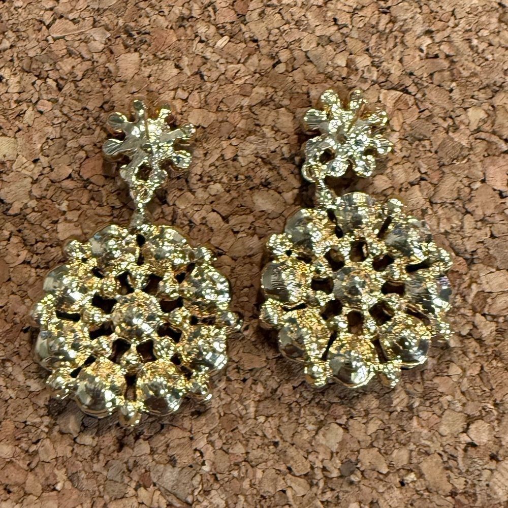 NEW Nordstrom Tasha Rhinestone Flower Drop Earrings - Picture 6 of 7